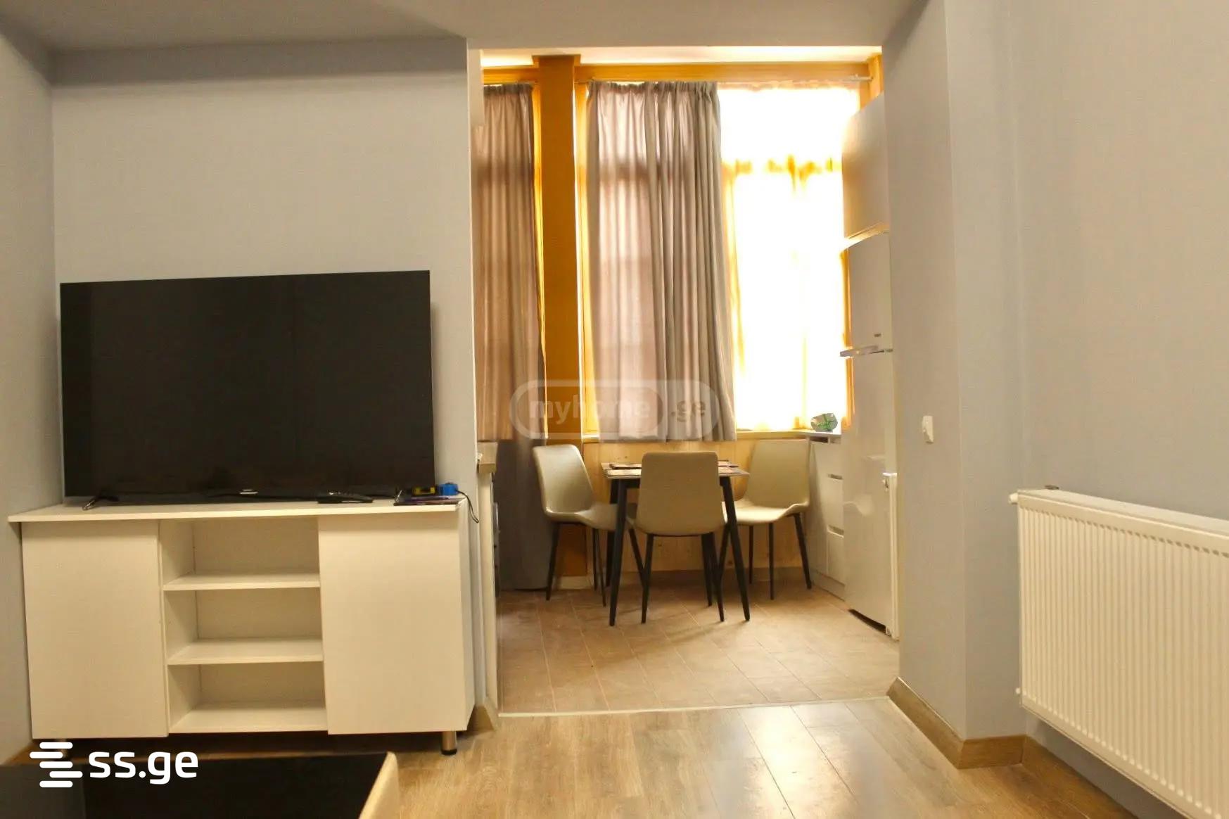 cinamdzgrishvili st. 1 - 4 rooms