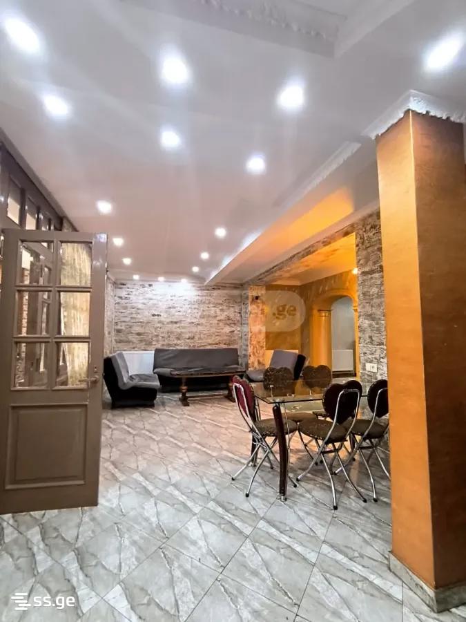 a.wereTlis avenue 60 - 5 rooms