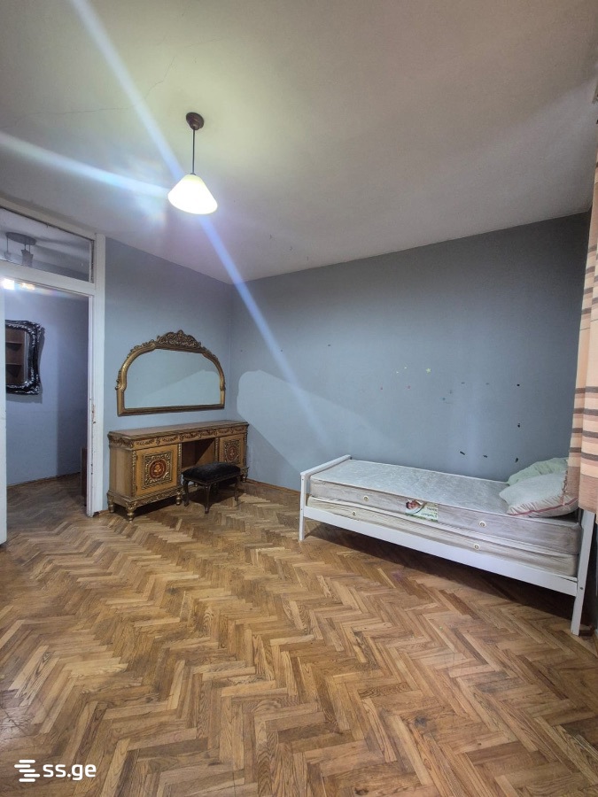 navtlugi st. - 4 rooms