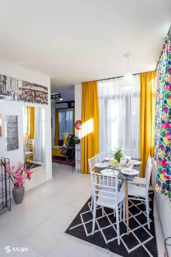 p. saakadze st. 1 - 4 rooms