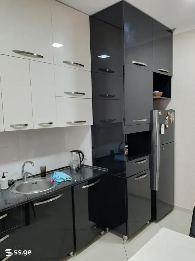 a. gelovani st. 32 - 5 rooms