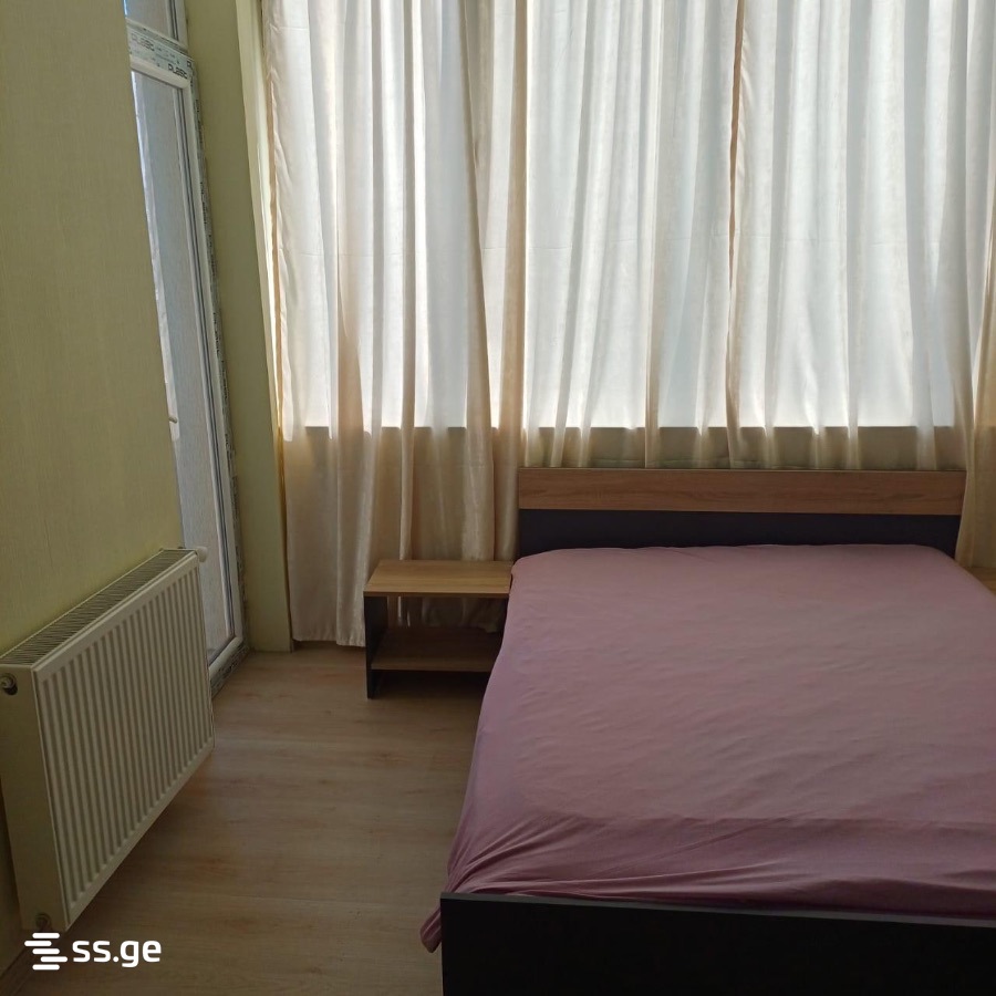 Kosmonavtebi coast 47 - 3 rooms