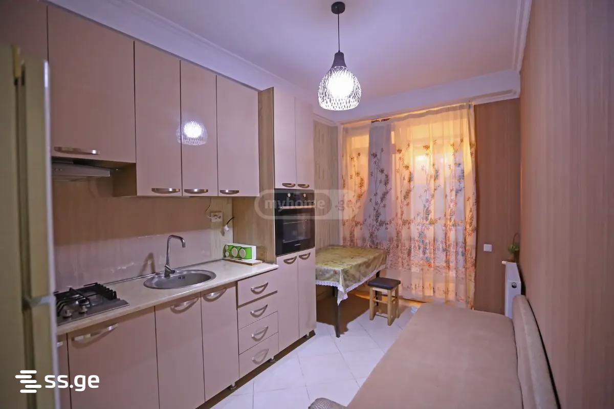 Kosmonavtebi coast 49 - 1 rooms