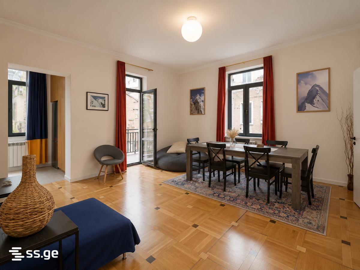 janashia st. 2 - 4 rooms