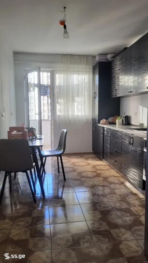 n. zhvania st. 2 - 4 rooms