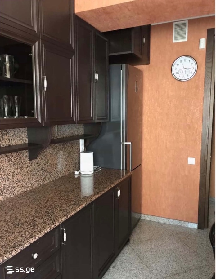 bakhtrioni st. 11 - 3 rooms