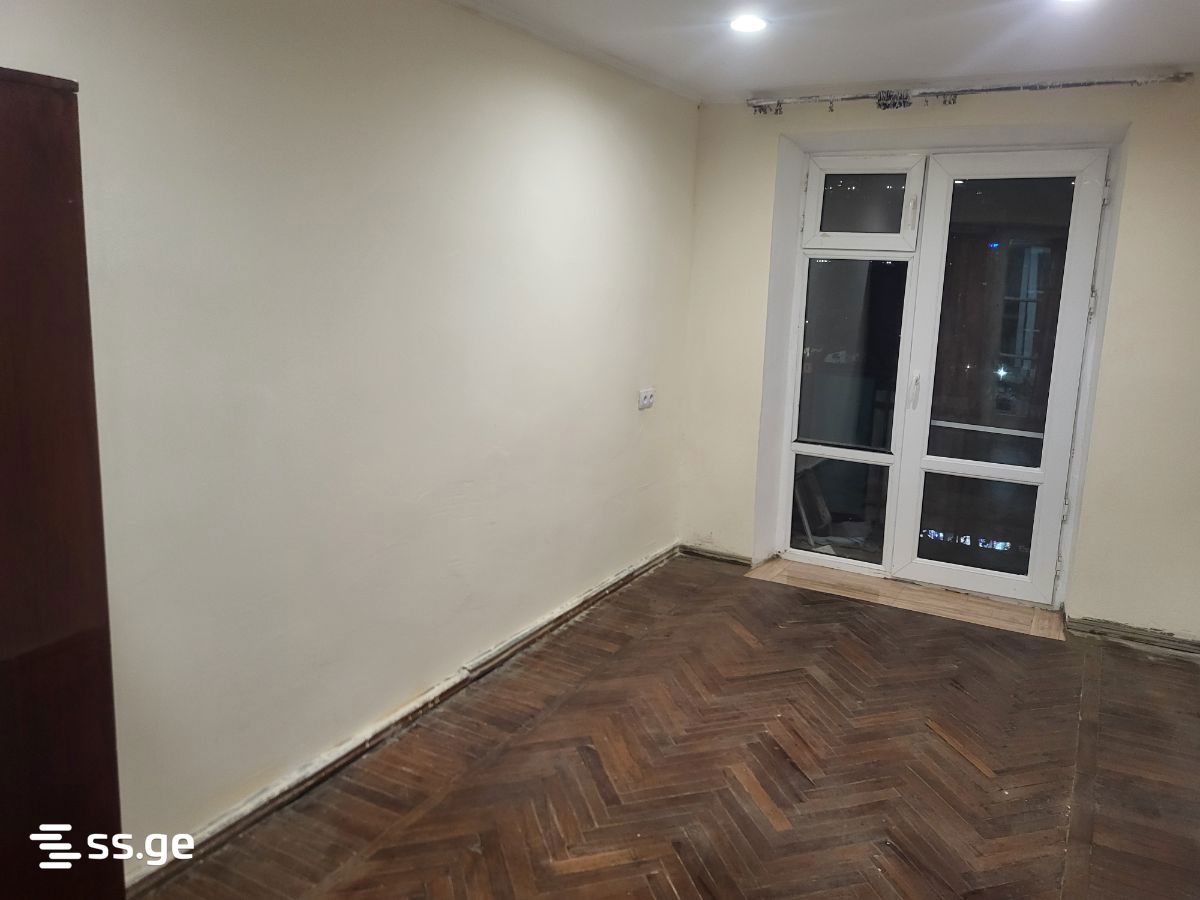 cinamdzgrishvili st. 137 - 3 rooms