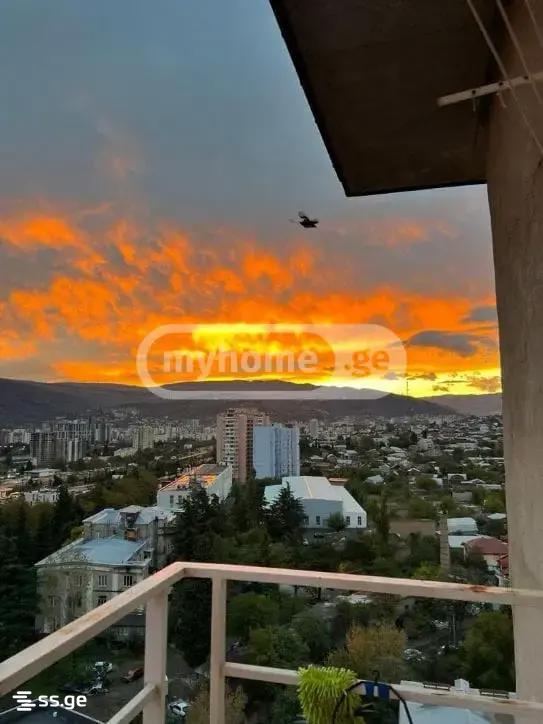 Onashvili st. 9 - 3 rooms