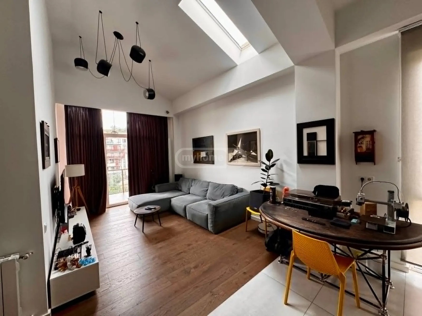 ვარაზი ა. ქ. 105 - 3 rooms