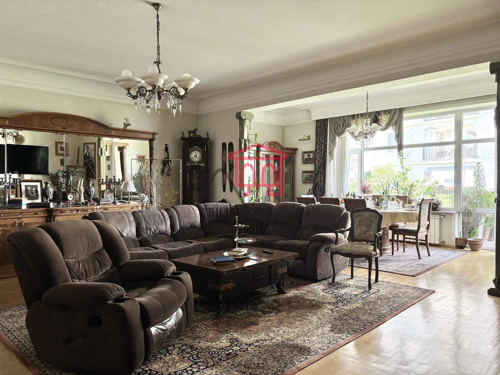 Razmadze Street, 5, Vake - 5 rooms