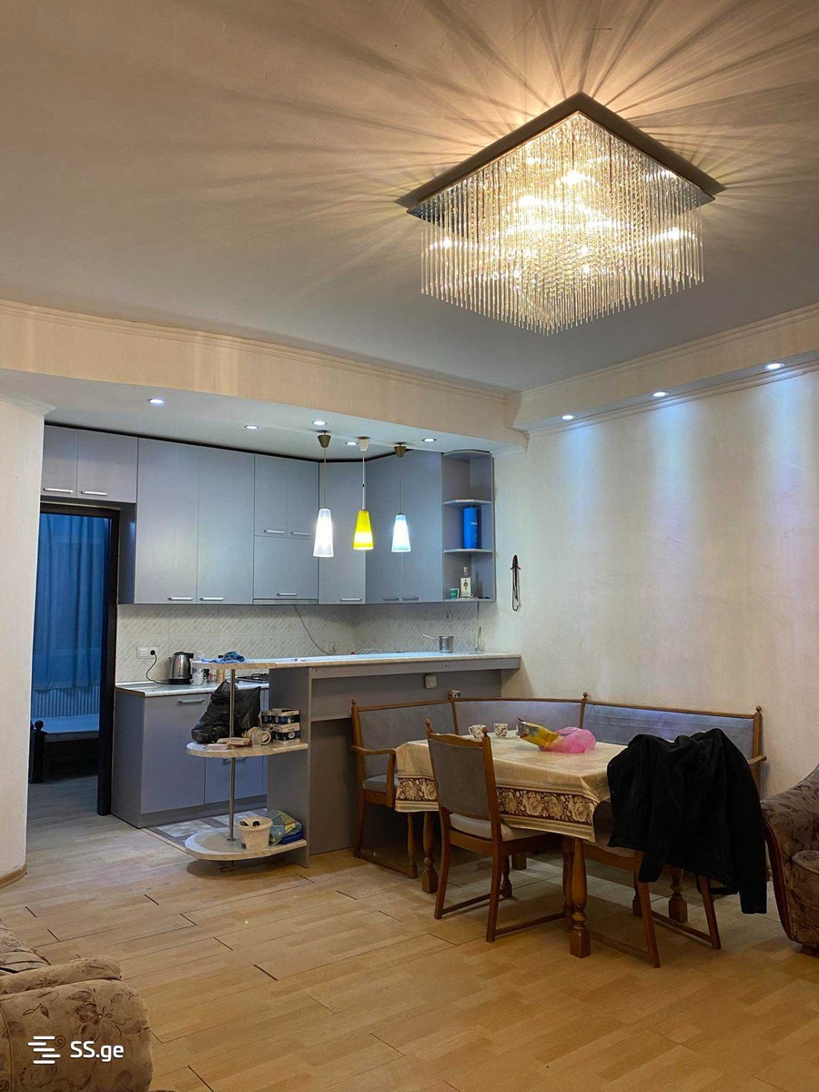 t. eristavi st. (Sanzona) - 4 rooms