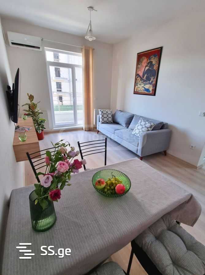 Bob walsh st. - 3 rooms