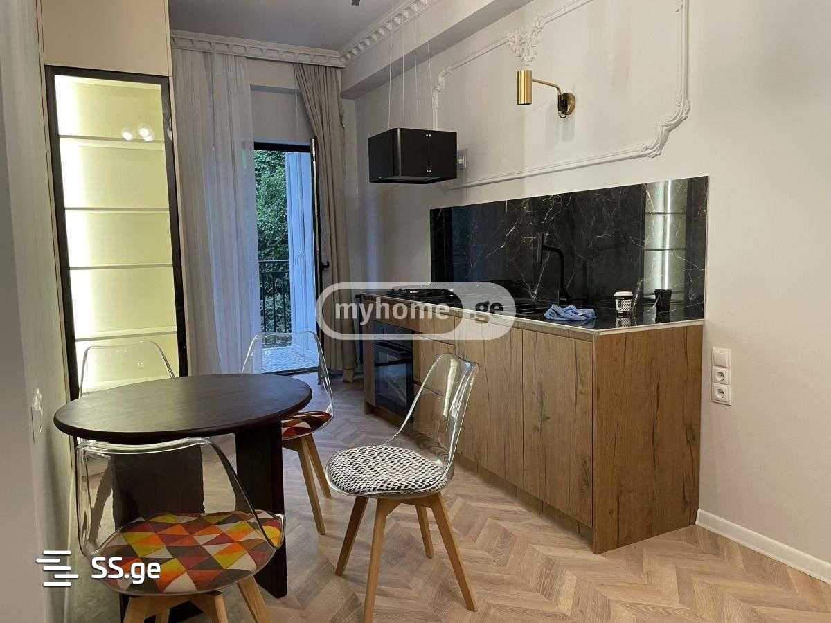 E. Amashukeli st. . - 3 rooms