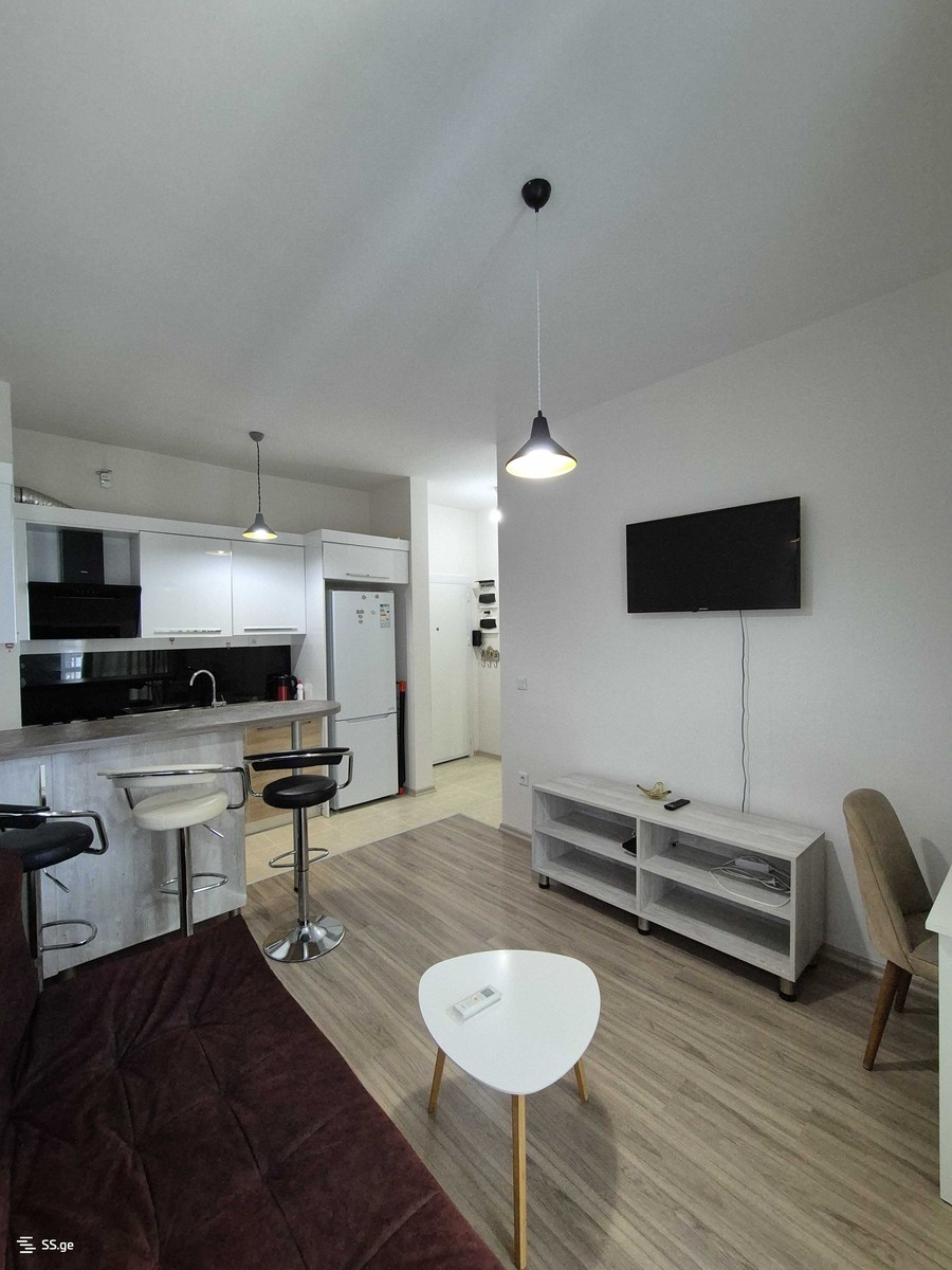 Bob walsh st. - 2 rooms