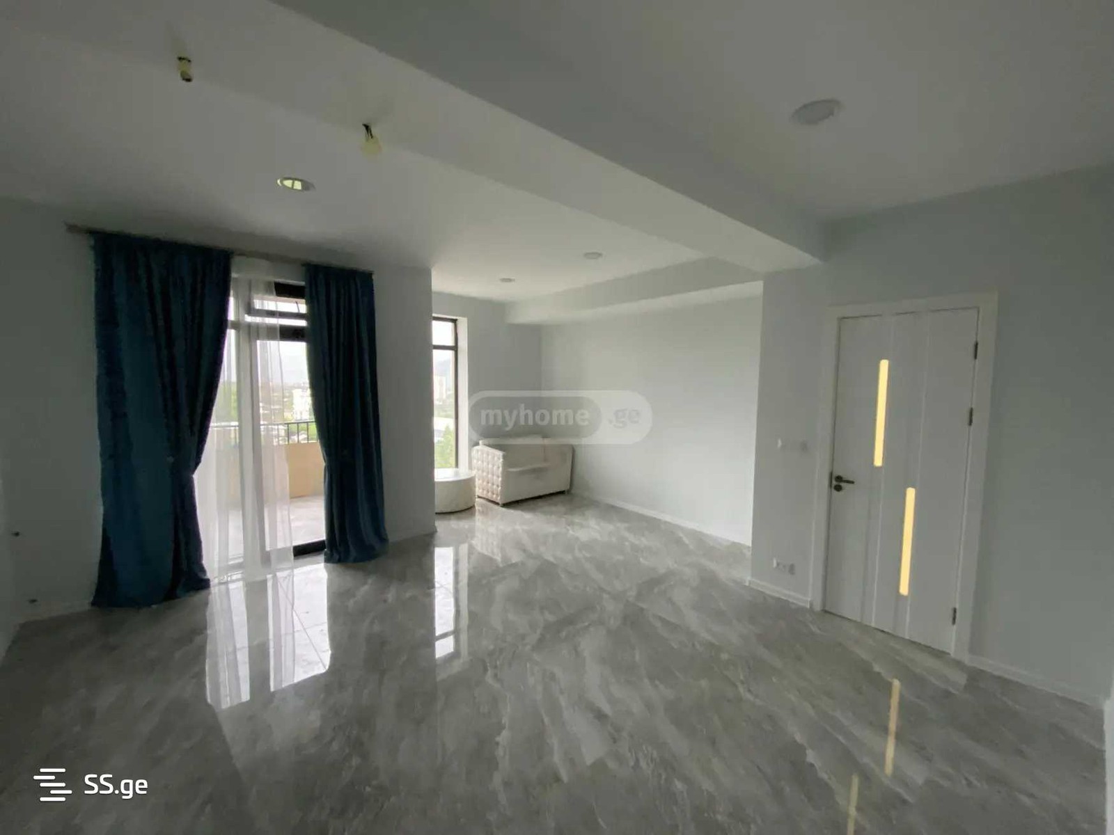 chkondideli st. 22 - 3 rooms