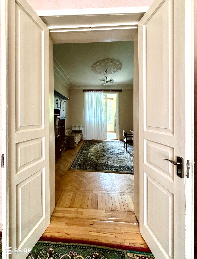10 - 4 rooms