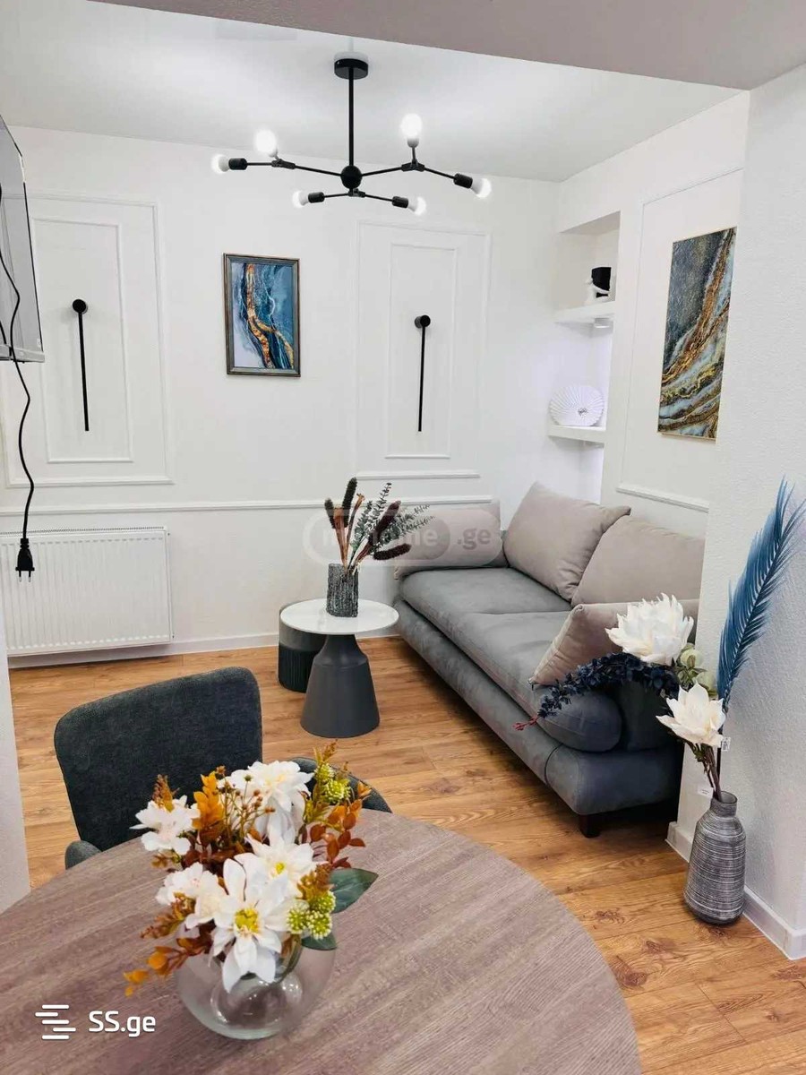 bakhtrioni st. 39 - 3 rooms