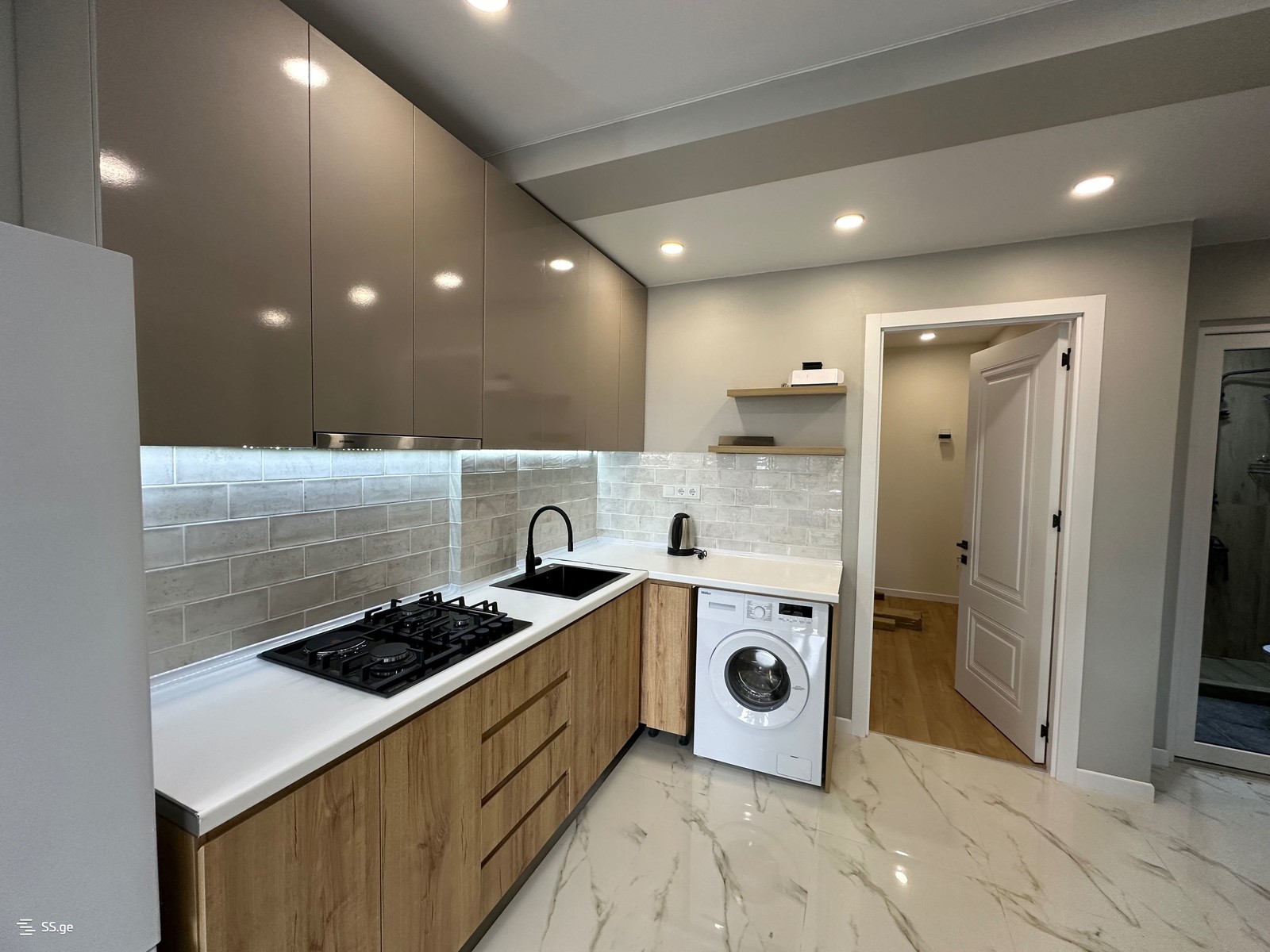 Sh. Rustaveli Ave. 10 - 2 rooms