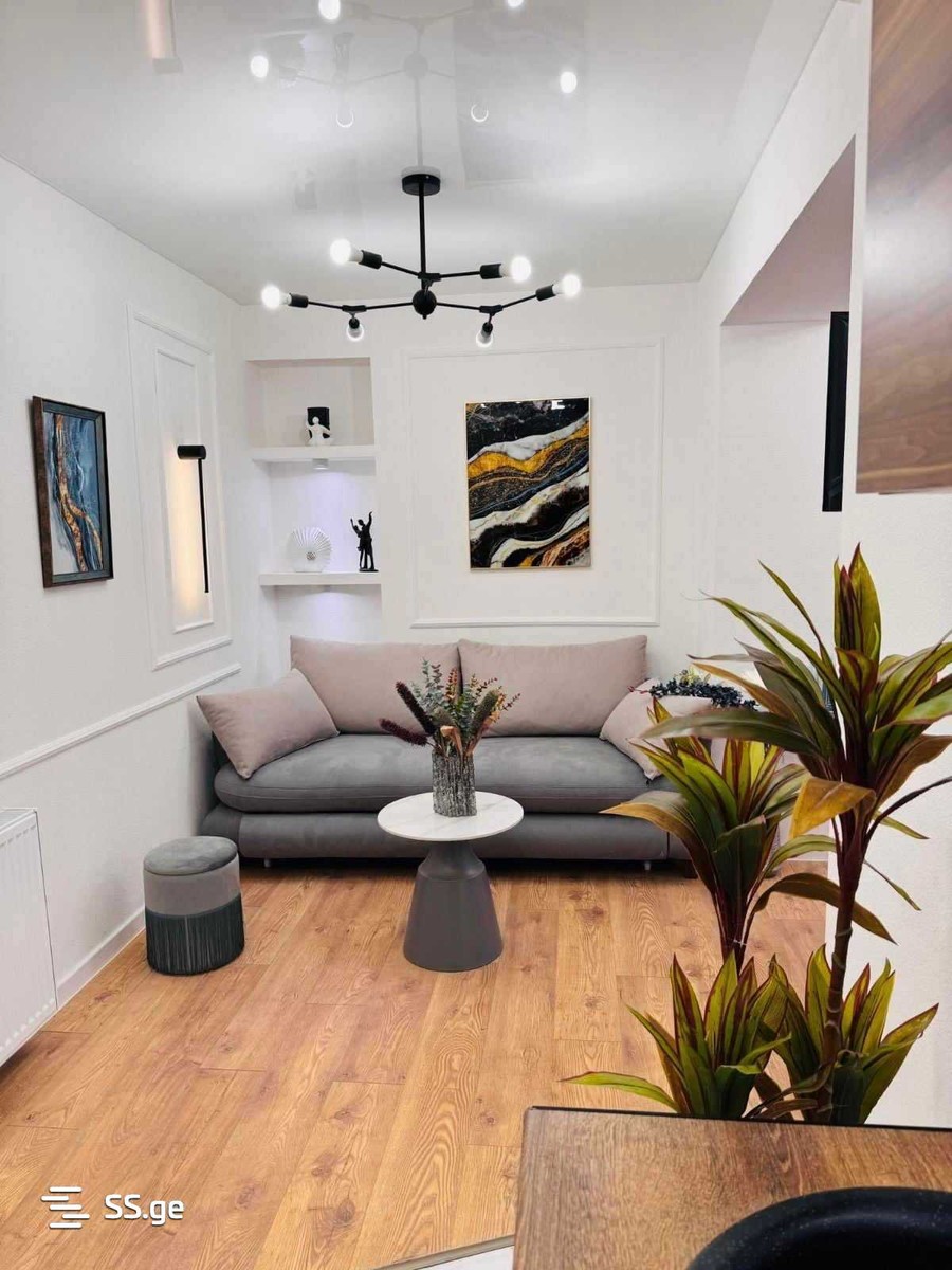 bakhtrioni st. 39 - 3 rooms