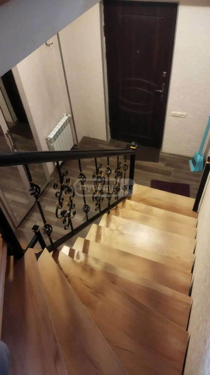 v. sarajishvili st. 12 - 3 rooms