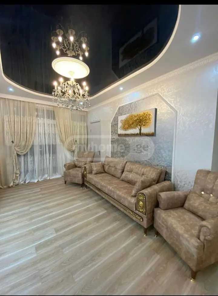 - - 4 rooms