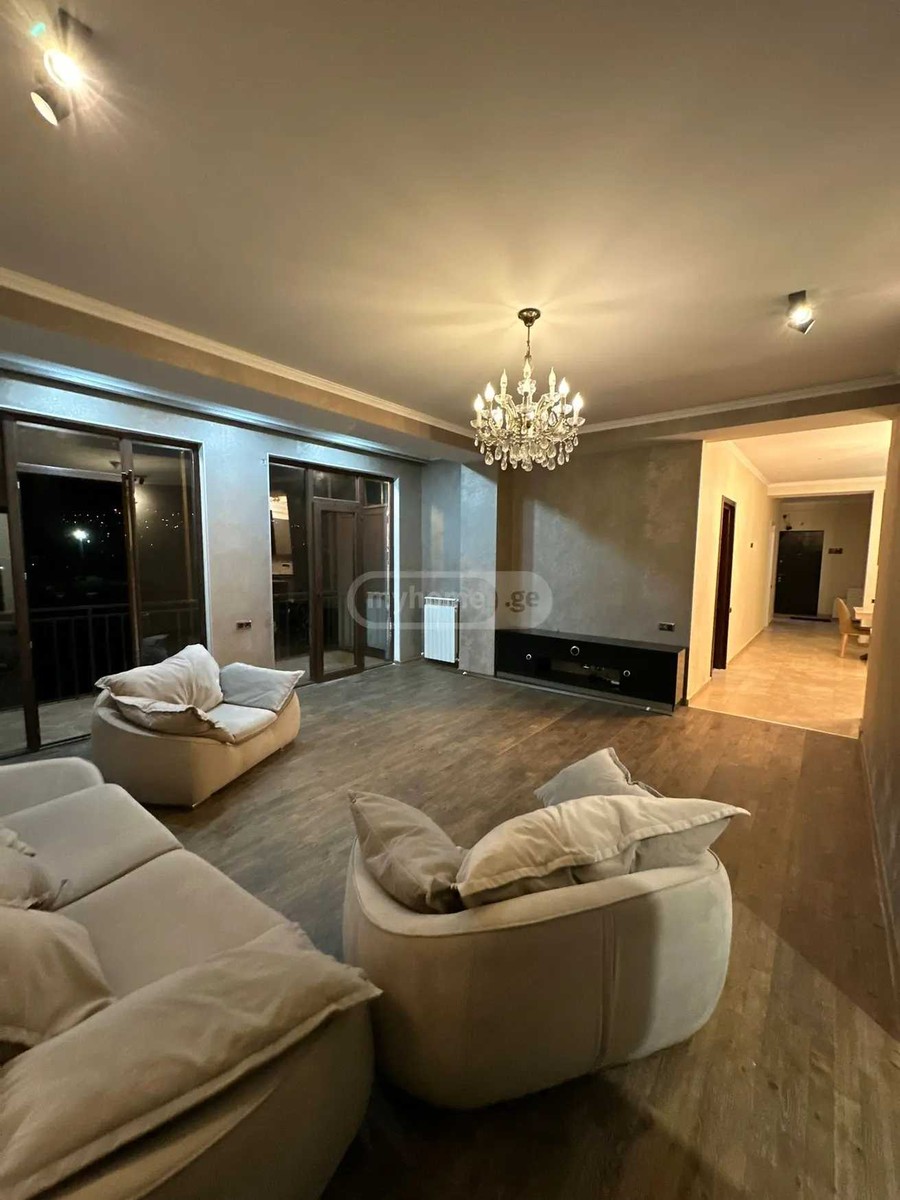 a.wereTlis avenue - 4 rooms