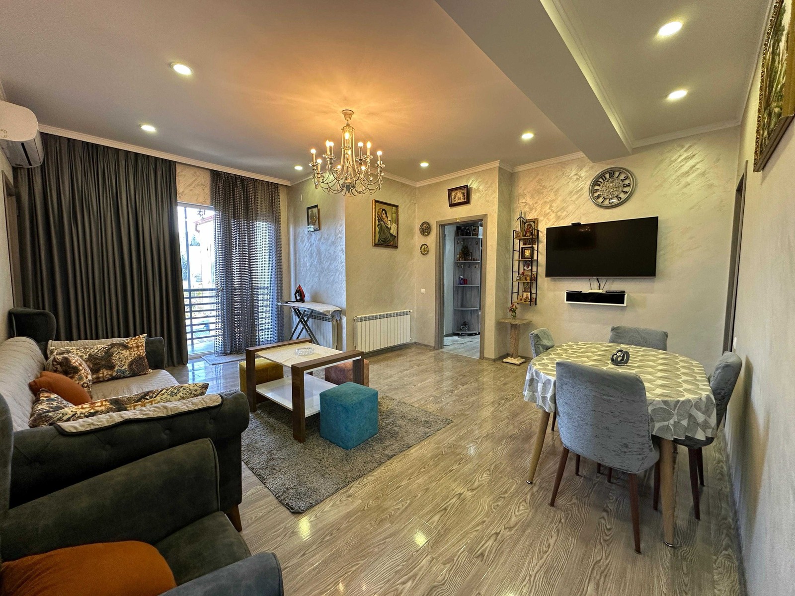 V. Topuridze st. - 5 rooms