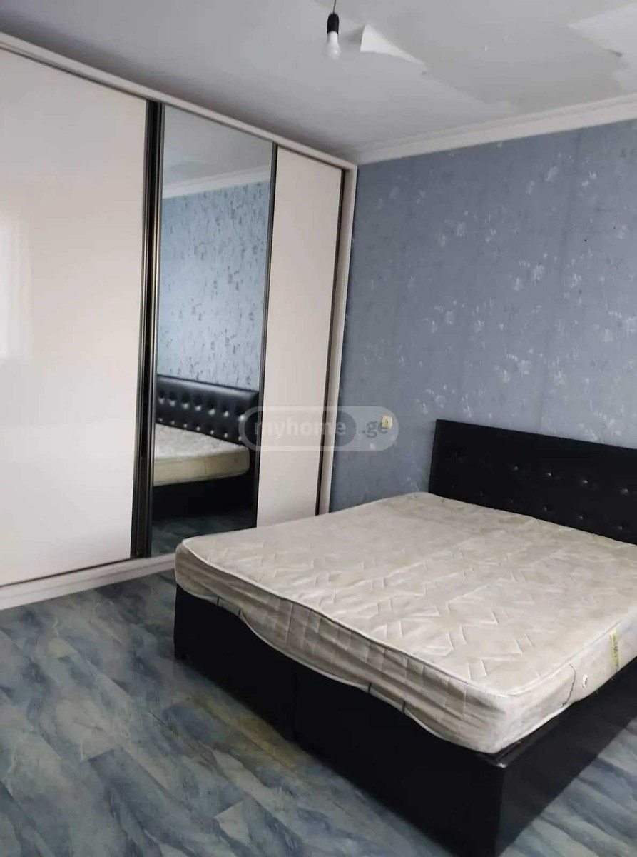 navtlugi st. - 4 rooms