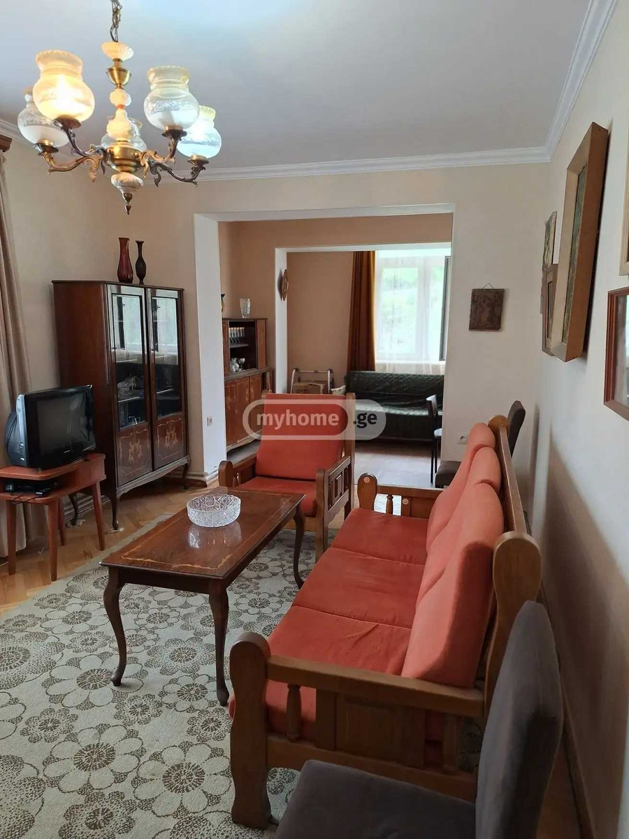 bakhtrioni st. 18 - 3 rooms