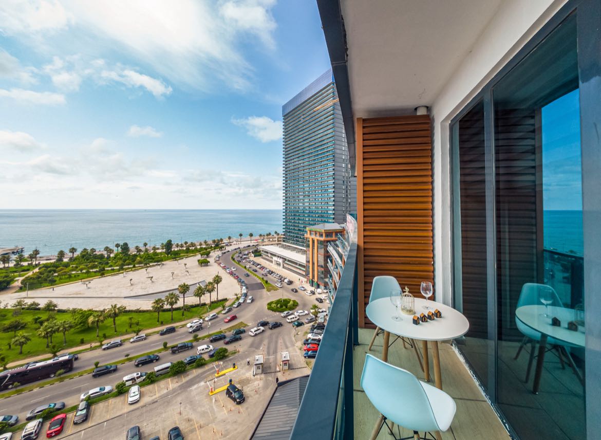 Lech and Maria Kaczynski street 1 - 2 rooms