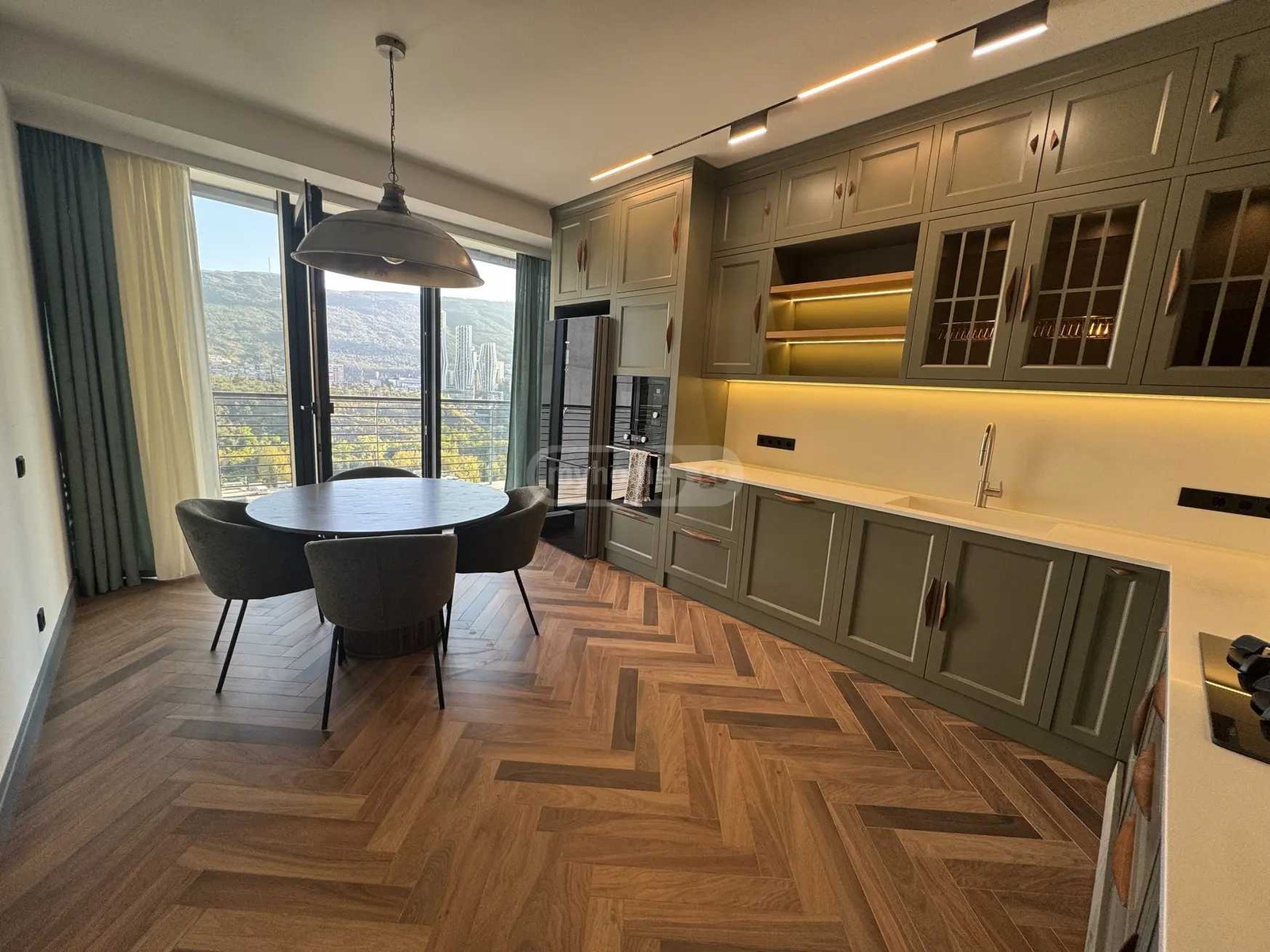 Tamarashvili st. (Saburtalo) - 5 rooms