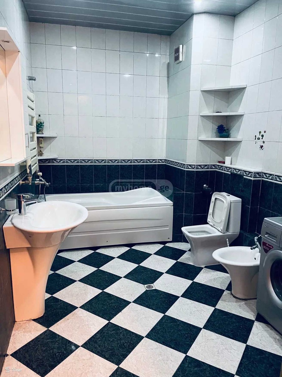 R.Chkhikvadze st. - 3 rooms