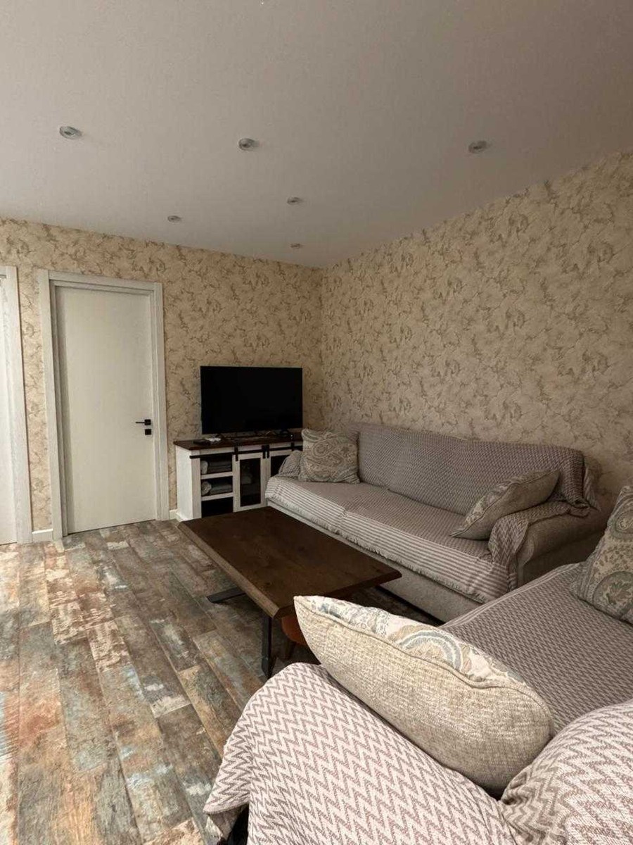4 - 4 rooms
