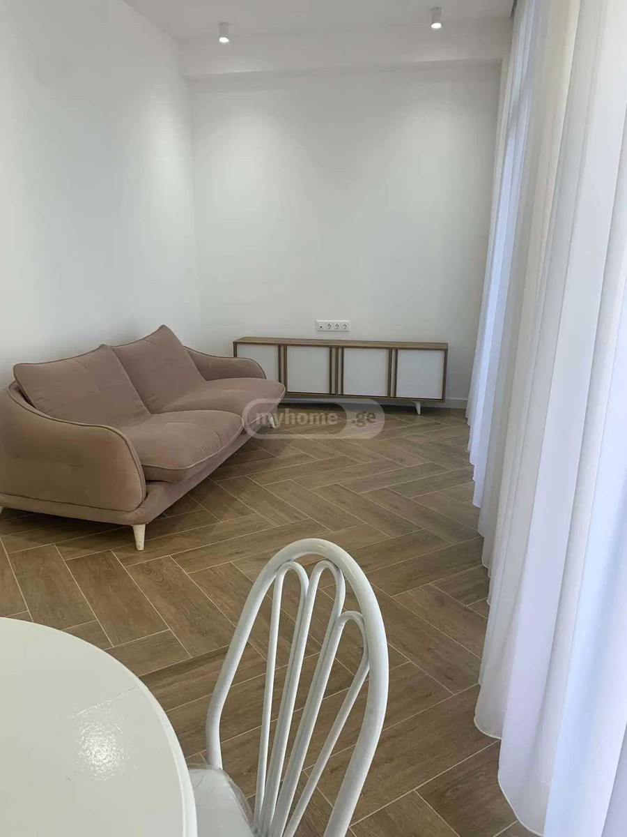 Bob walsh st. . - 3 rooms