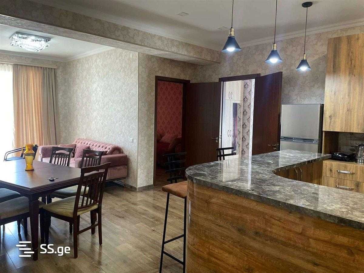 Tavisufloebis st. 14 - 3 rooms
