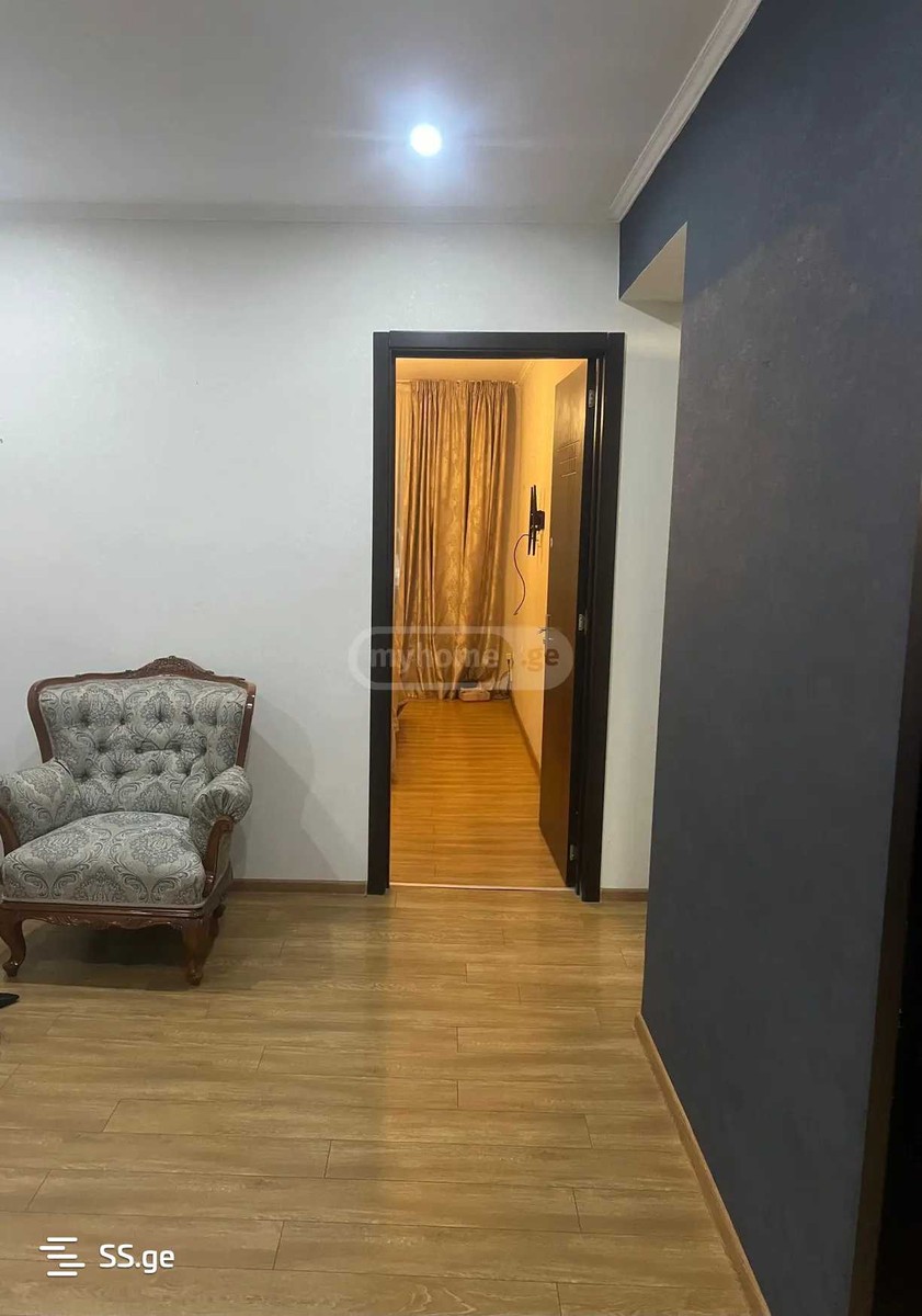 Panaskerteli-Tsitsishvili st. - 4 rooms