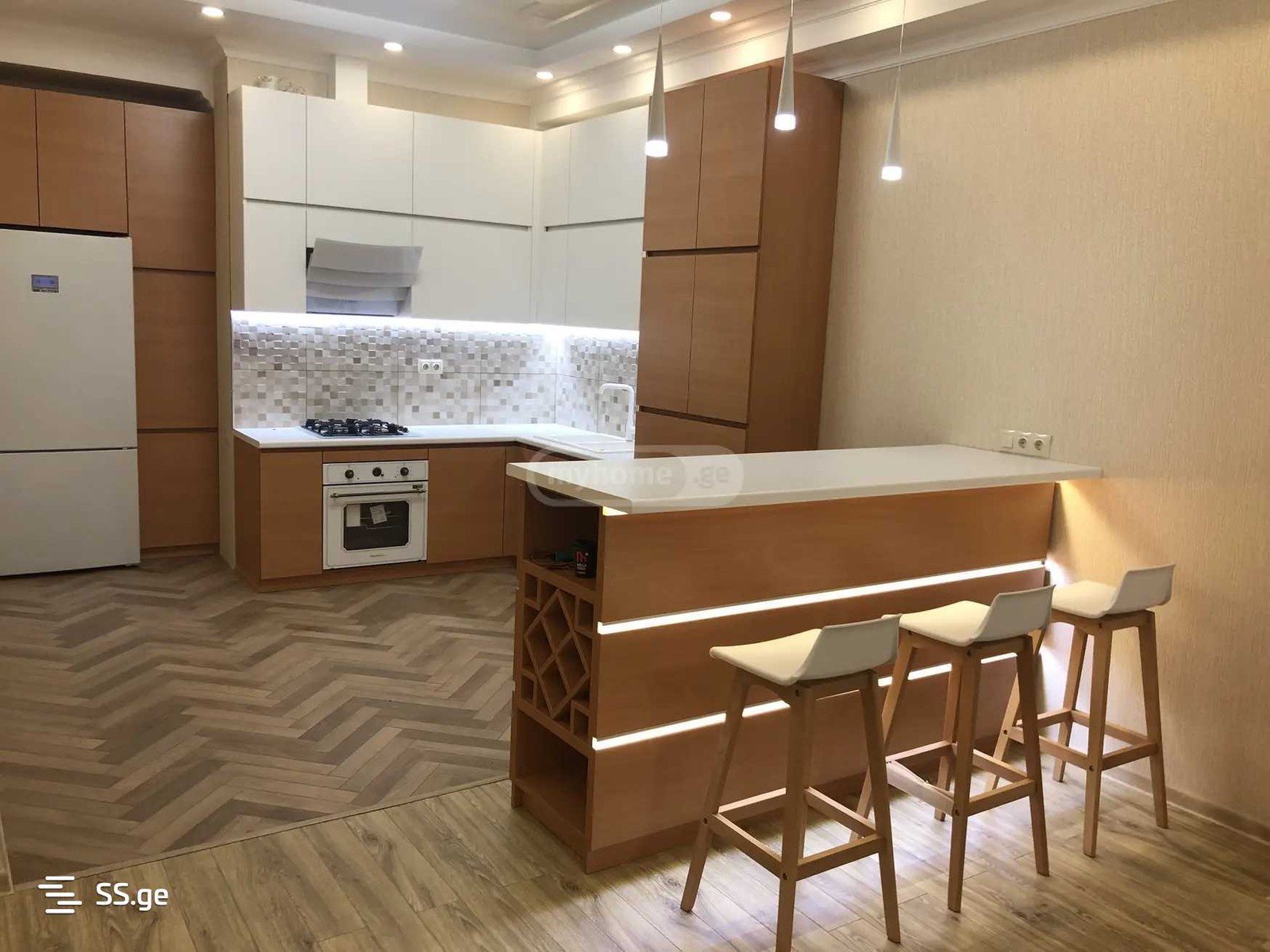 universiteti st. - 4 rooms