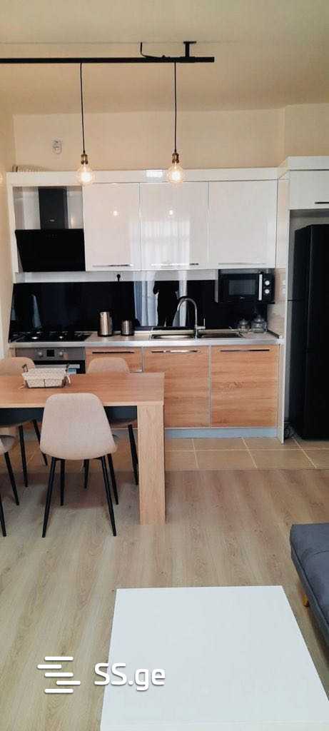 Bob walsh st. - 3 rooms