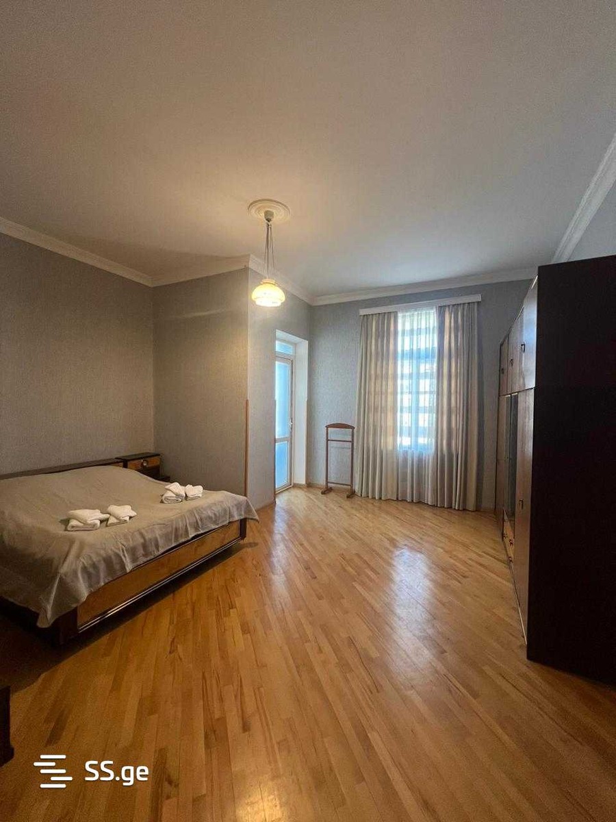 3 - 3 rooms