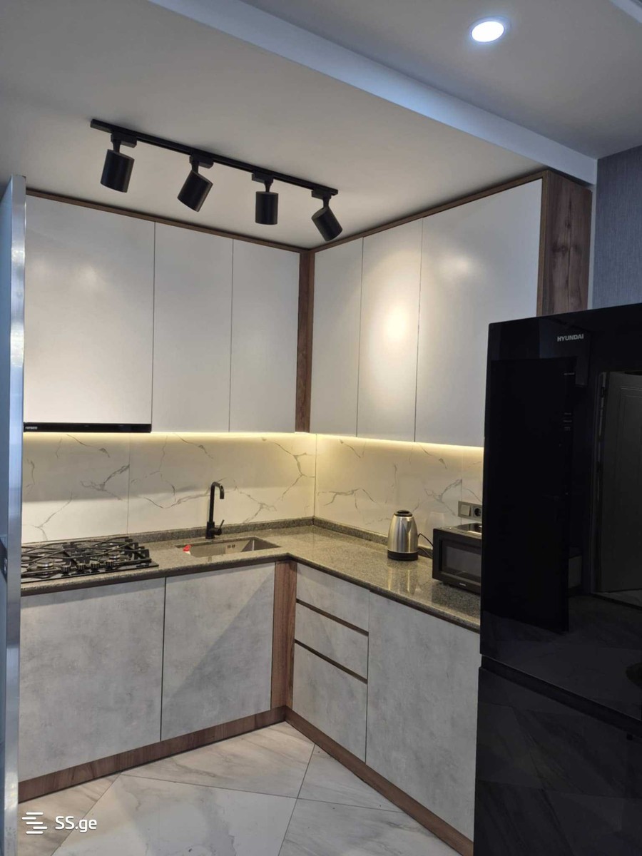 R. Nizharadze st. 9 - 3 rooms