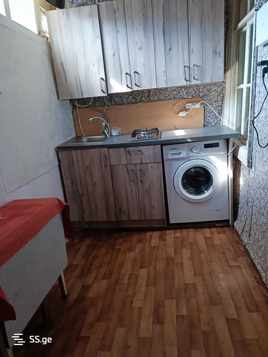 Khivi Turn 0 - 1 rooms