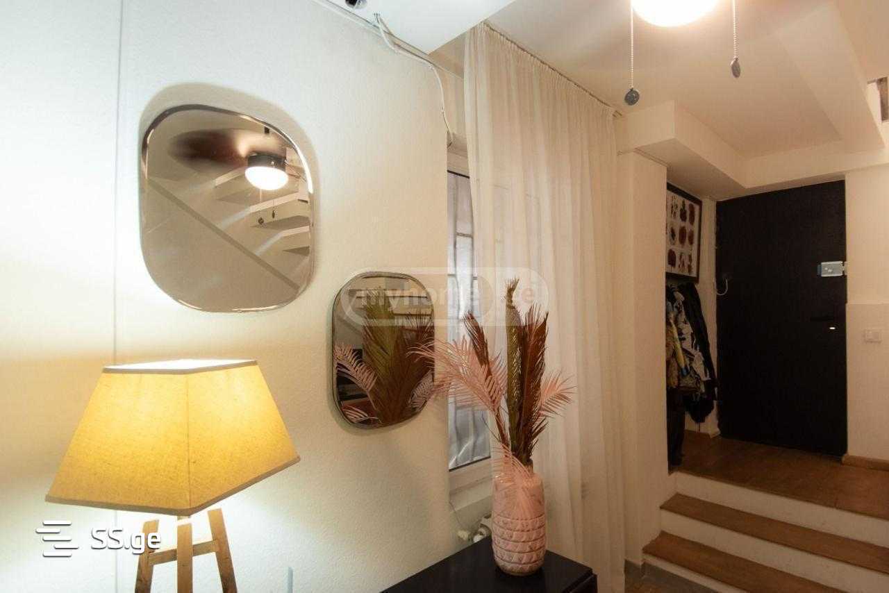 d. bakradze st. 6 - 8 rooms