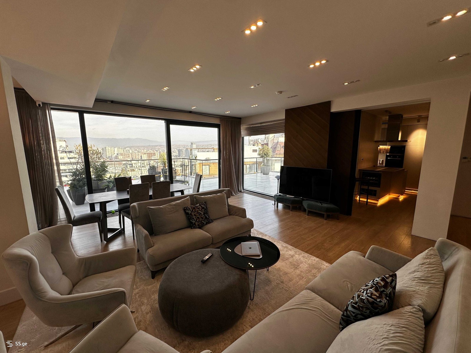 kutateladze st. - 5 rooms