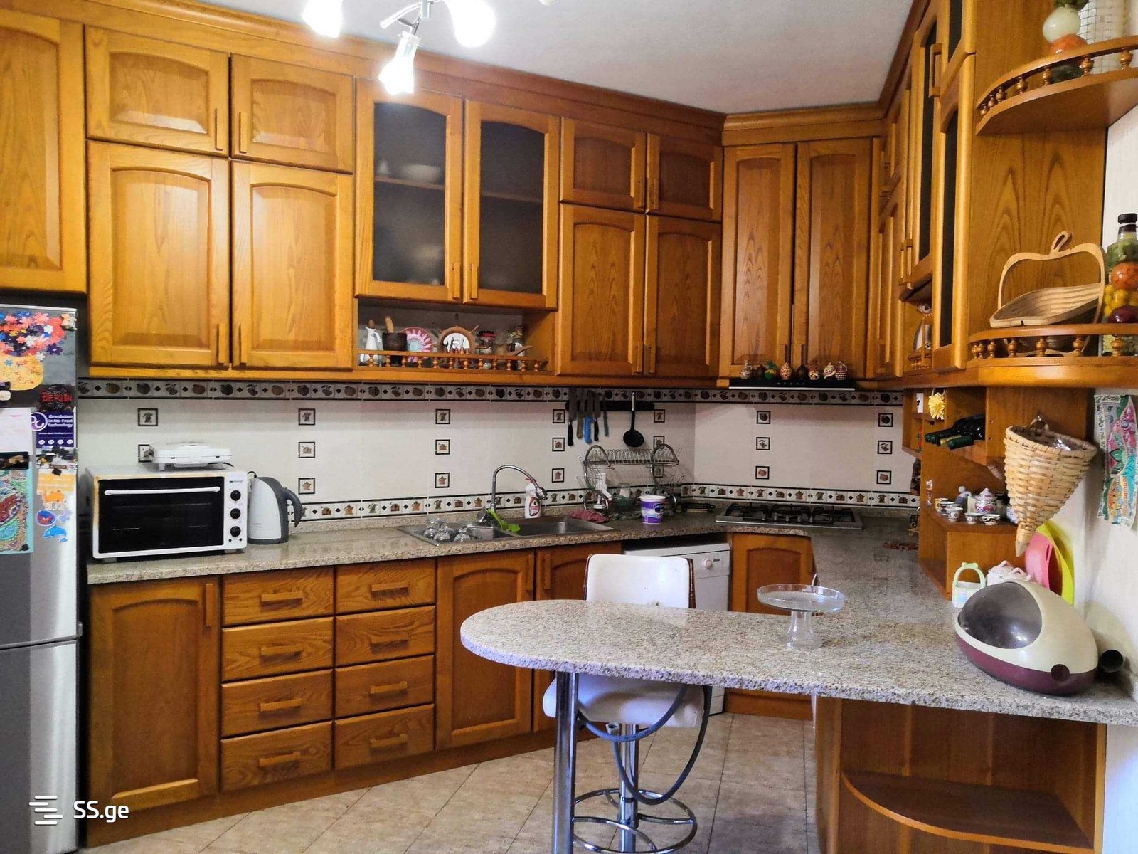 uznadze st. 6 - 4 rooms