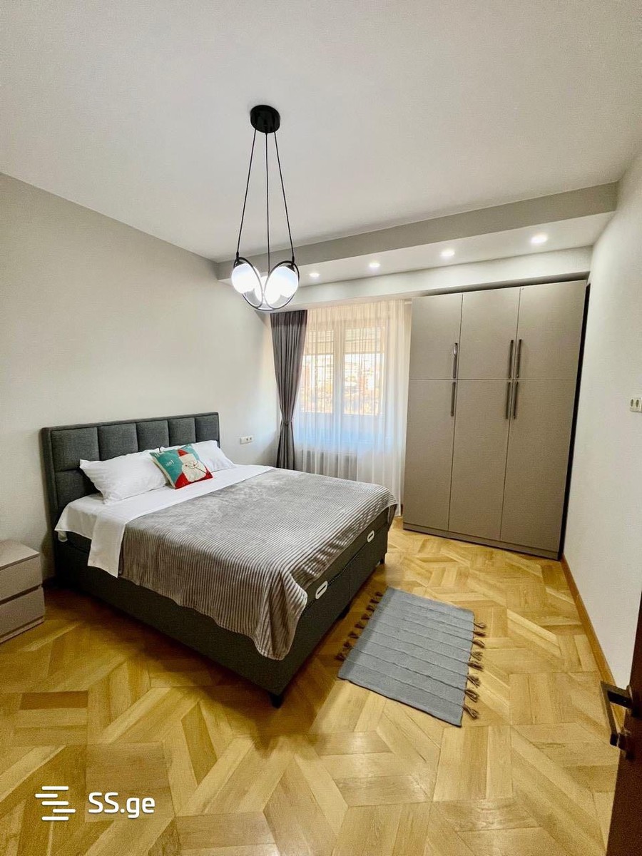 Vezirovi st. 16 - 3 rooms