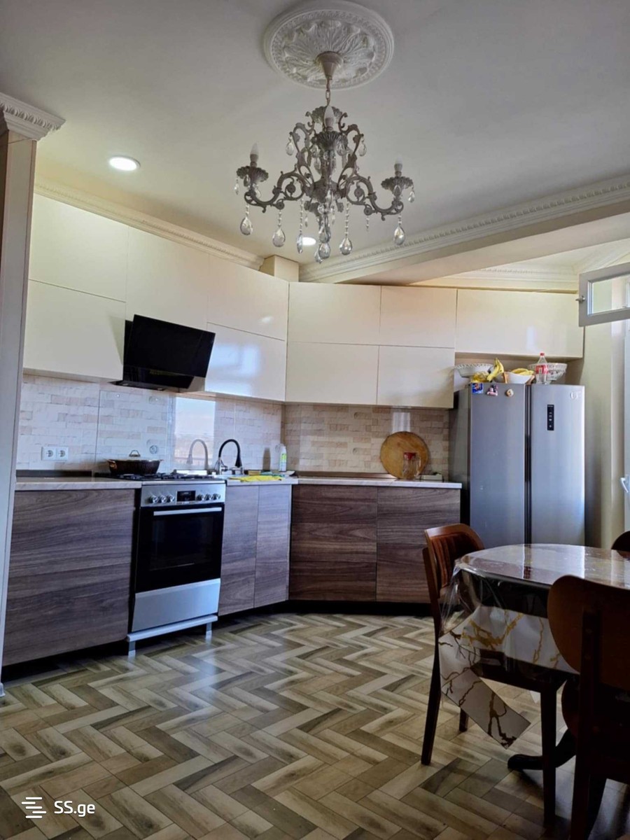 8 - 3 rooms