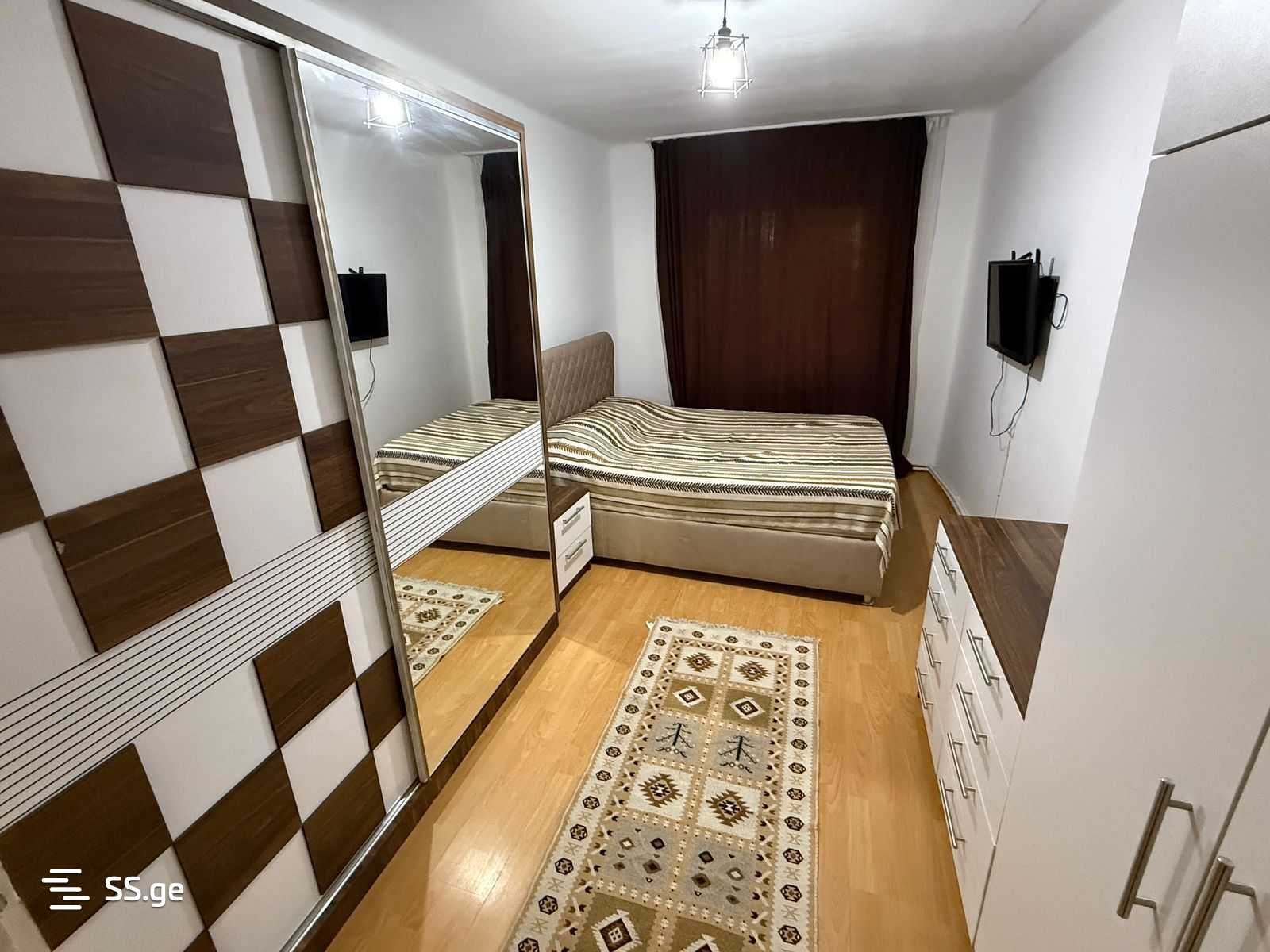 pekini st. 13 - 2 rooms