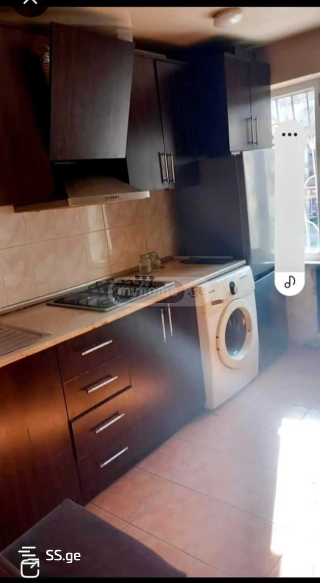 a.wereTlis avenue . - 2 rooms