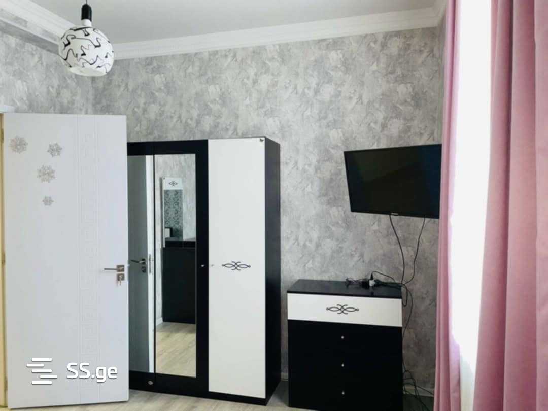 Saakadze st. ... - 3 rooms