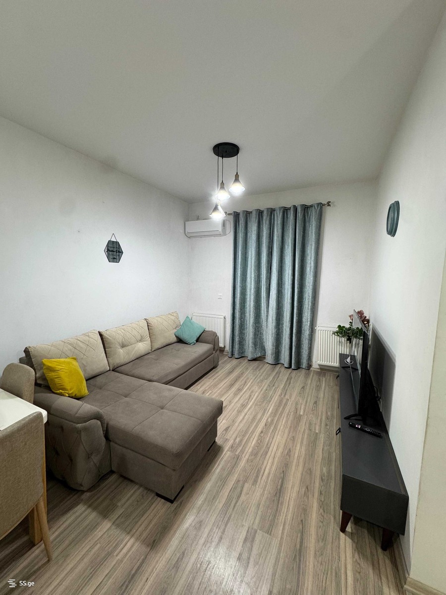 Bob walsh st. - 2 rooms